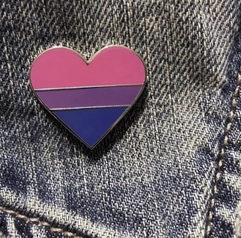 "I Think They and Their Boyfriends Seem Very Happy": Internalized Biphobia, Social Media, and the Male Gaze
